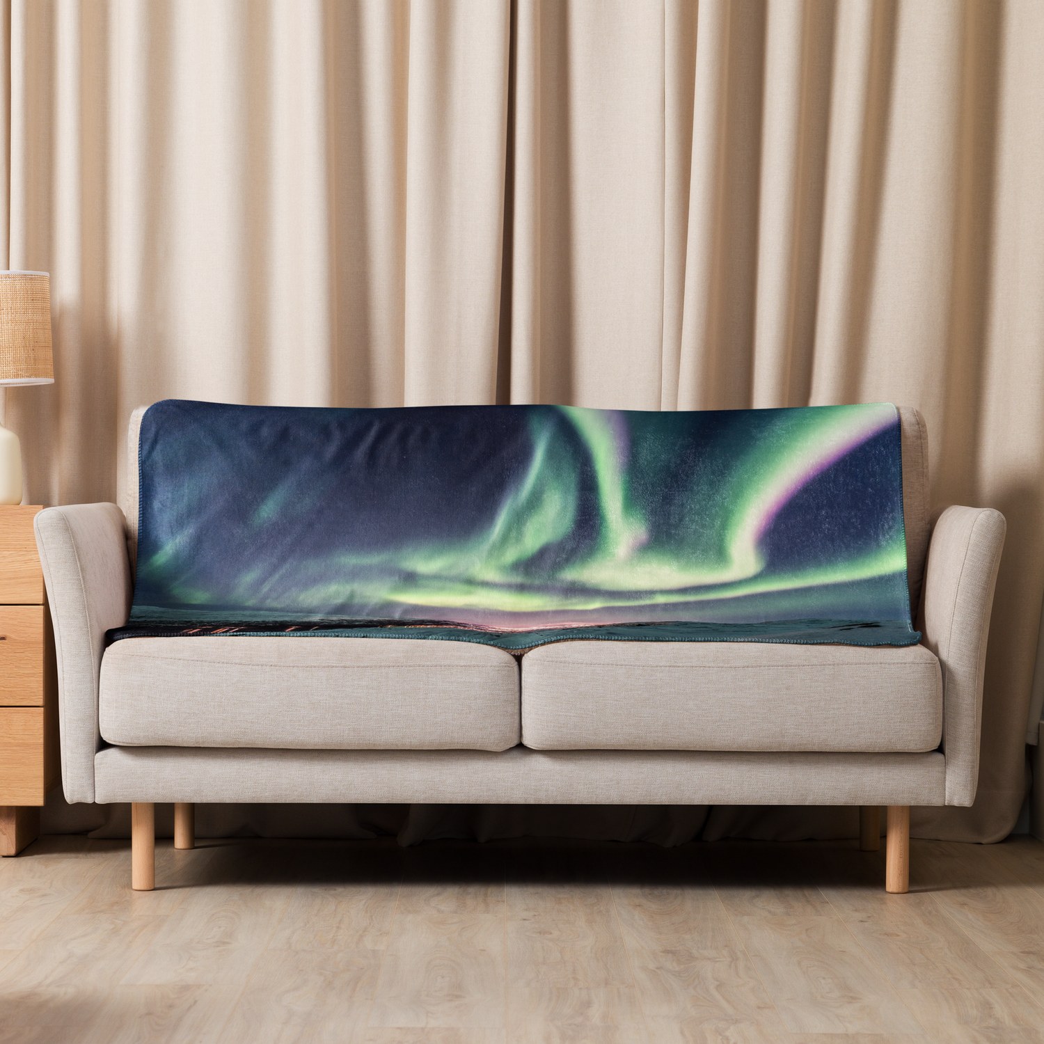 Quality blanket inspired by the northern lights.